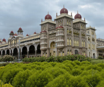 Mysore Palace. Mysore City darshan Cab ,cabsrental.in